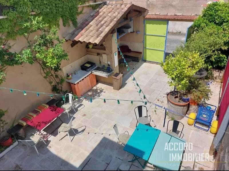Puisserguier Ensemble immobilier avec gîte aux normes ERP et appartements indépendants - Photo 1
