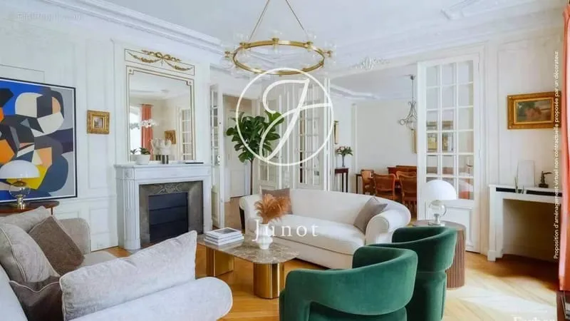 Paris 7e - RUE DE L'UNIVERSITÉ - Appartement à vendre - 5 pièces - 142,72m² Carrez - 145,17m² au sol - 3 chambres - Immeuble d'a - Photo 1