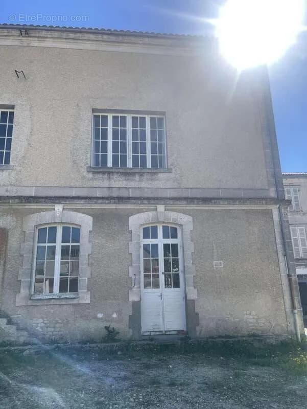 Ensemble immobilier a amenager - Photo 1