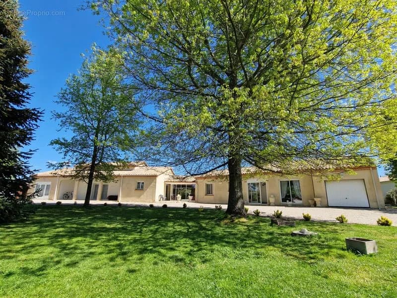 Ensemble immobilier - vivre ensemble, chacun chez soi - double habitation avec piscine et grand terrain - Photo 1