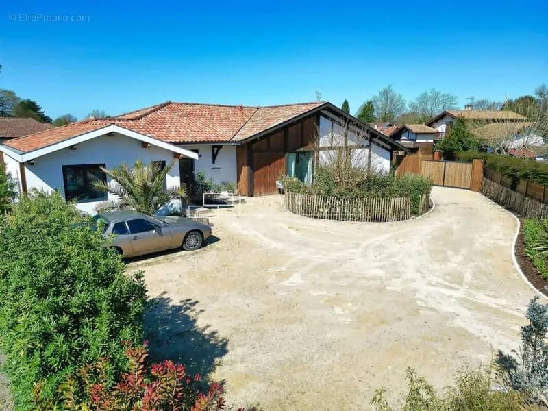 VILLA ORTHE- Ensemble Immobilier - Photo 1