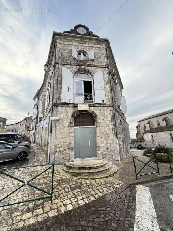 Rive gauche, immeuble de caractere appartement et local commercial - Photo 1