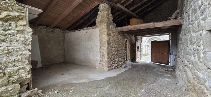 Immeuble de rapport avec cour intérieur et dépendances - Photo 1
