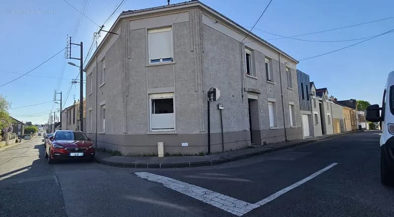 Mairie de Chantenay , très bel immeuble de rapport composé de 5 appartements - Photo 1