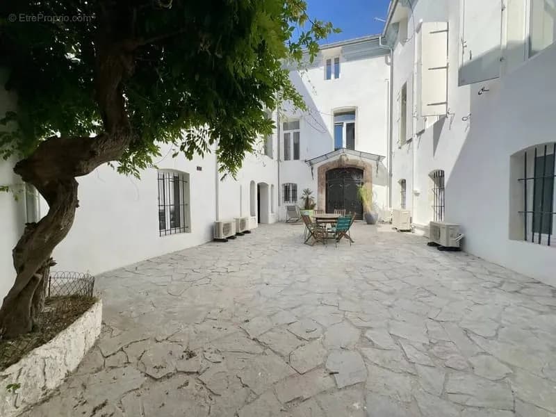 Immeuble Hotel particulier, 6 chambres, 3 salles de bains - Photo 1