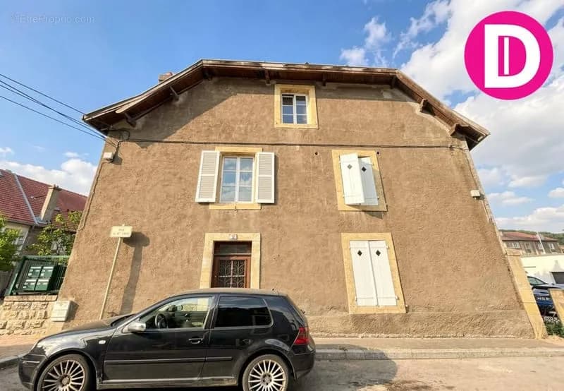 Immeuble avec 2 appartements et combles à Moutiers - 125 000 - Photo 1