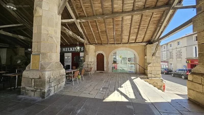 Couhe centre - Photo 1