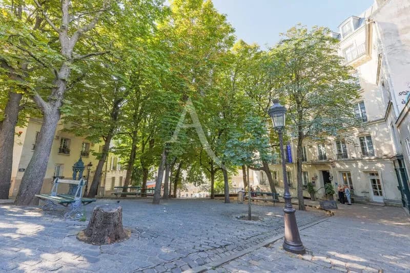 Abbesses Place Émile Goudeau - 2 Pièces 60 M² - Immeuble Pierre, Brique & Ascenseur - Photo 1
