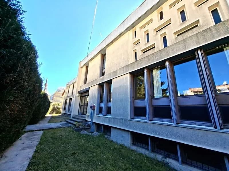 Immeuble 11 pièces 384 m² - Photo 1
