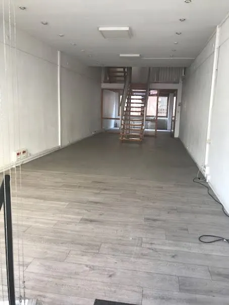 Immeuble 270 m² - Photo 1