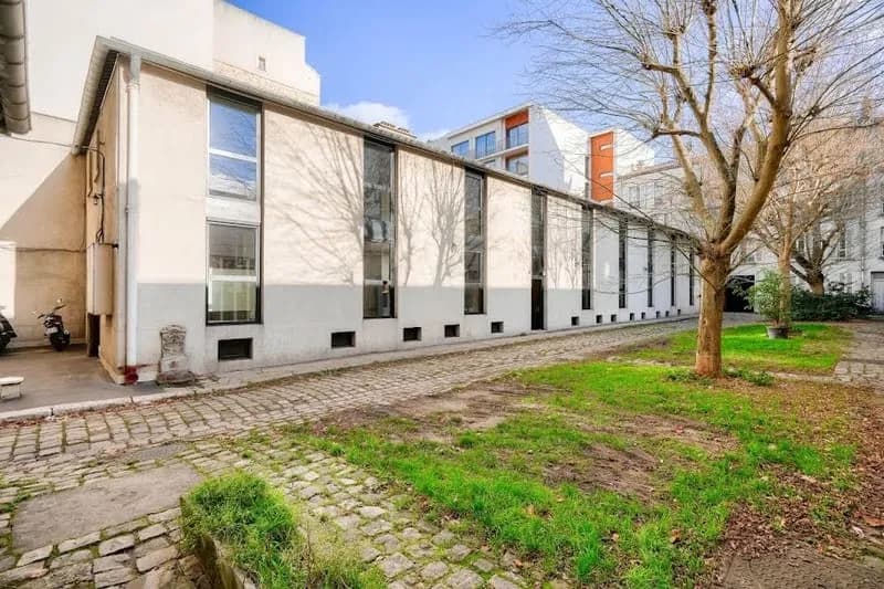 Immeuble 3 pièces 687 m² - Photo 1