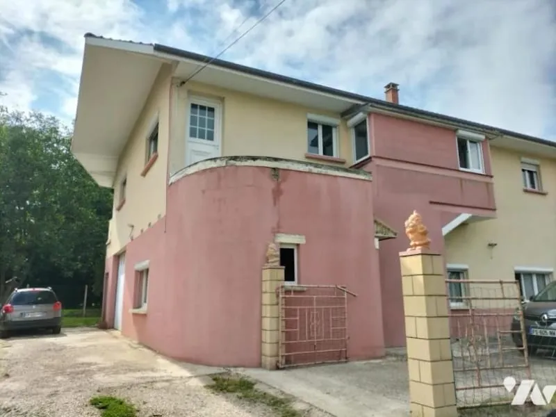Immeuble de rapport 1 pièce 246 m² - Photo 1
