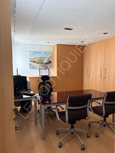 Immeuble 187 m² - Photo 1