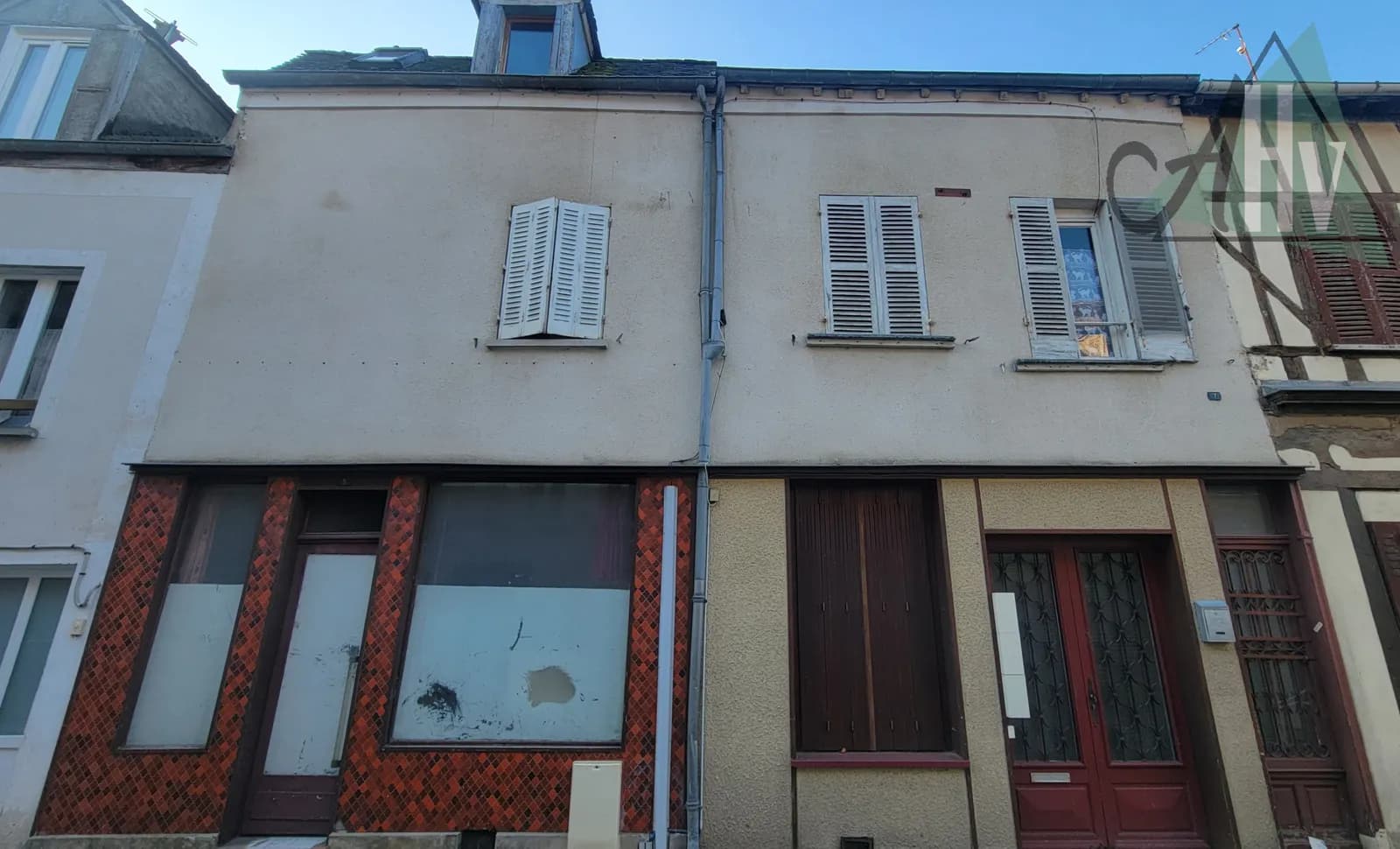 Immeuble 200 m² - Photo 1