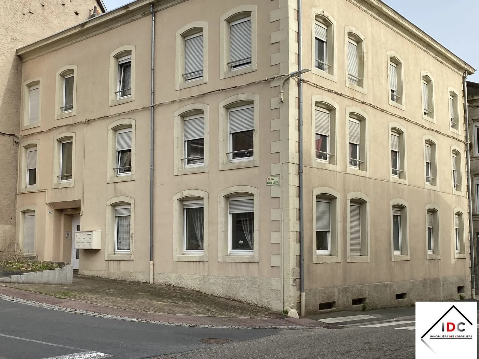 Immeuble 393 m² - Photo 1