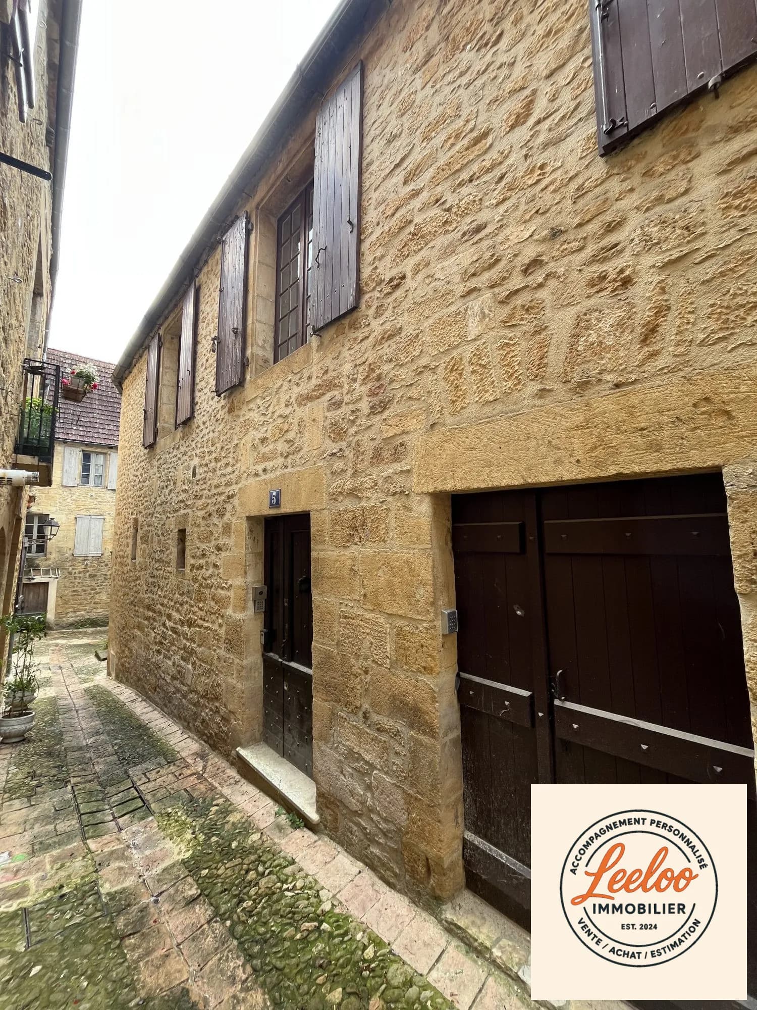 Immeuble 94 m² - Photo 1