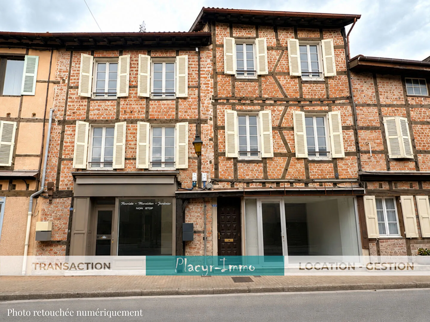 Immeuble 165 m² - Photo 1