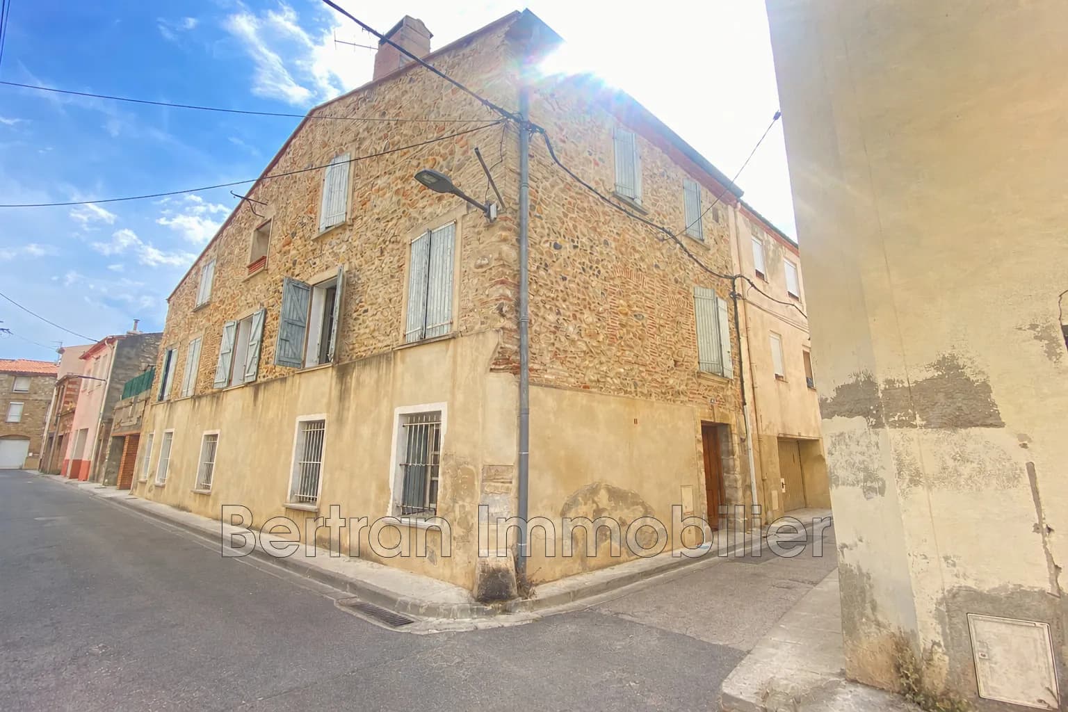Immeuble de rapport 12 pièces 1990 m² - Photo 1