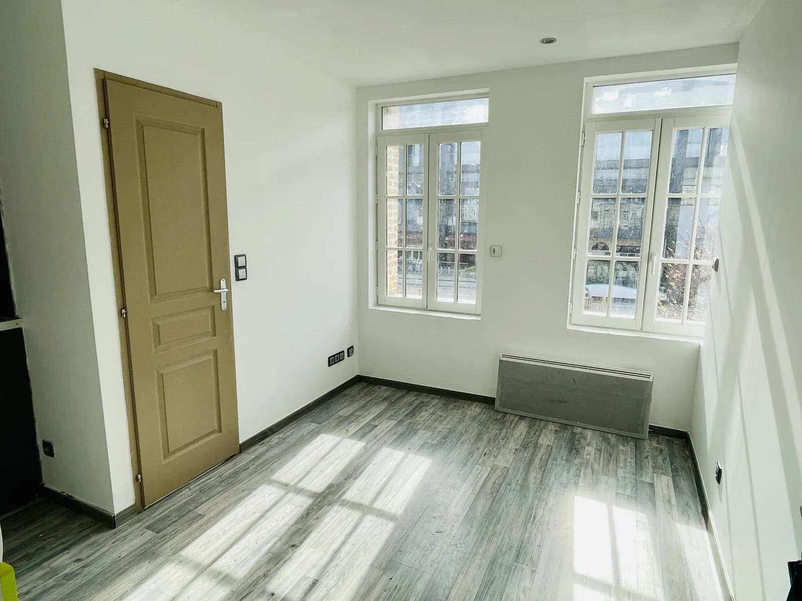 Immeuble 93 m² - Photo 1