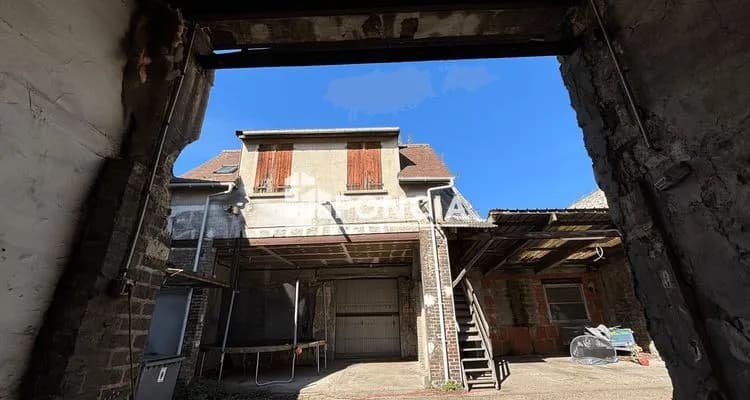 Immeuble 182 m² - Photo 1