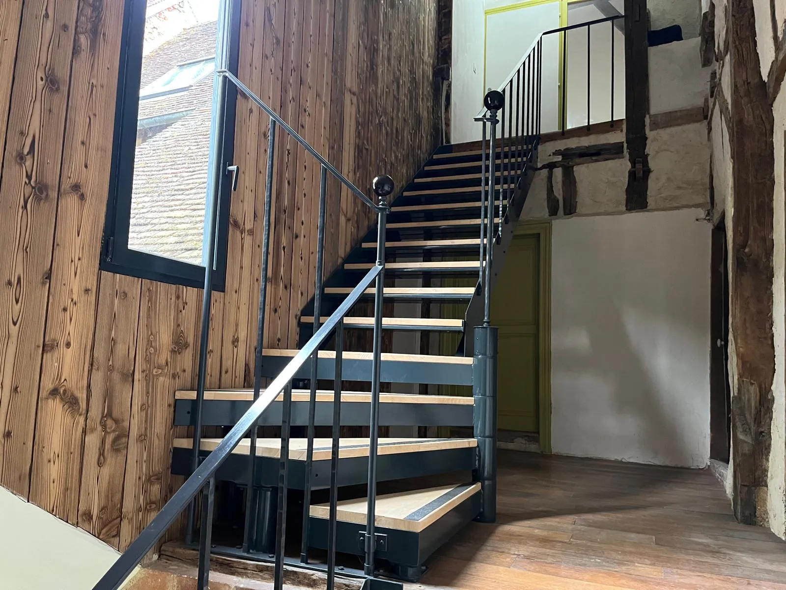 Vends immeuble de caractère rénové - Photo 1