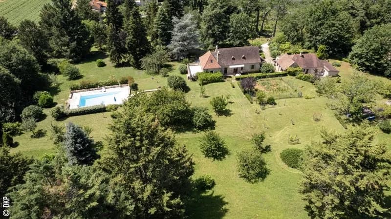 Secteur Gourdon - Superbe ensemble immobilier en pierre sur 1ha63 paysagers avec piscine chauffée - Photo 1