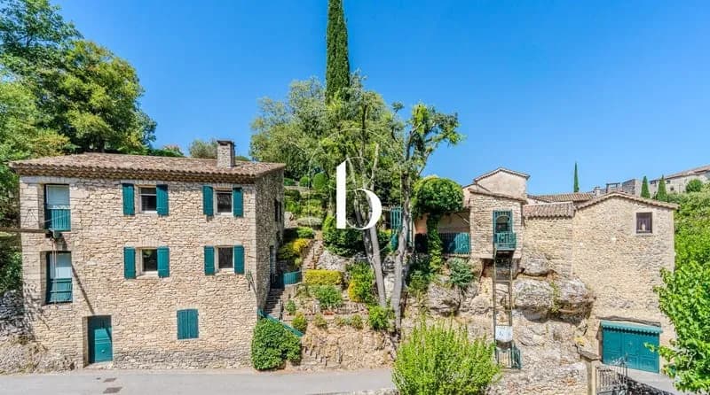 Charme et caractère pour cet ensemble immobilier d'exception... - Photo 1