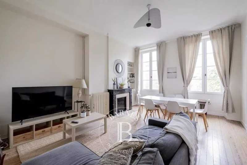 Bordeaux Xavier Arnozan - Immeuble de 333 m² - Emplacement premium - Photo 1