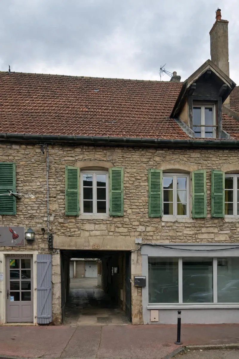 Immeuble de rapport - Centre historique de Beaune - Fort potentiel locatif - Photo 1