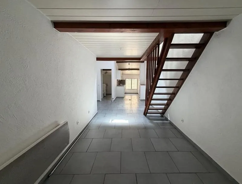 immeuble avec 2 appartements, garage et caves - LE VAL - Photo 1