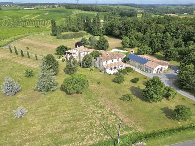 Charmant ensemble immobilier dans la campagne girondine, avec piscine, terrain de 6 hectares avec ét - Photo 1