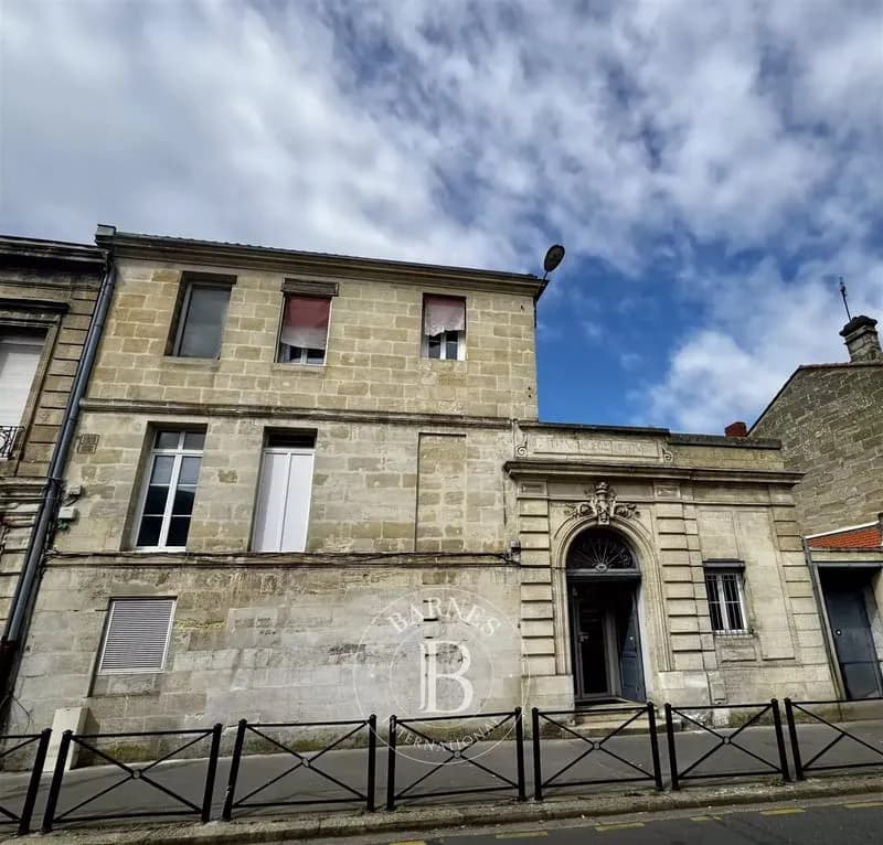 Bordeaux Labottière - Immeuble de 796 m² - Parking - Photo 1