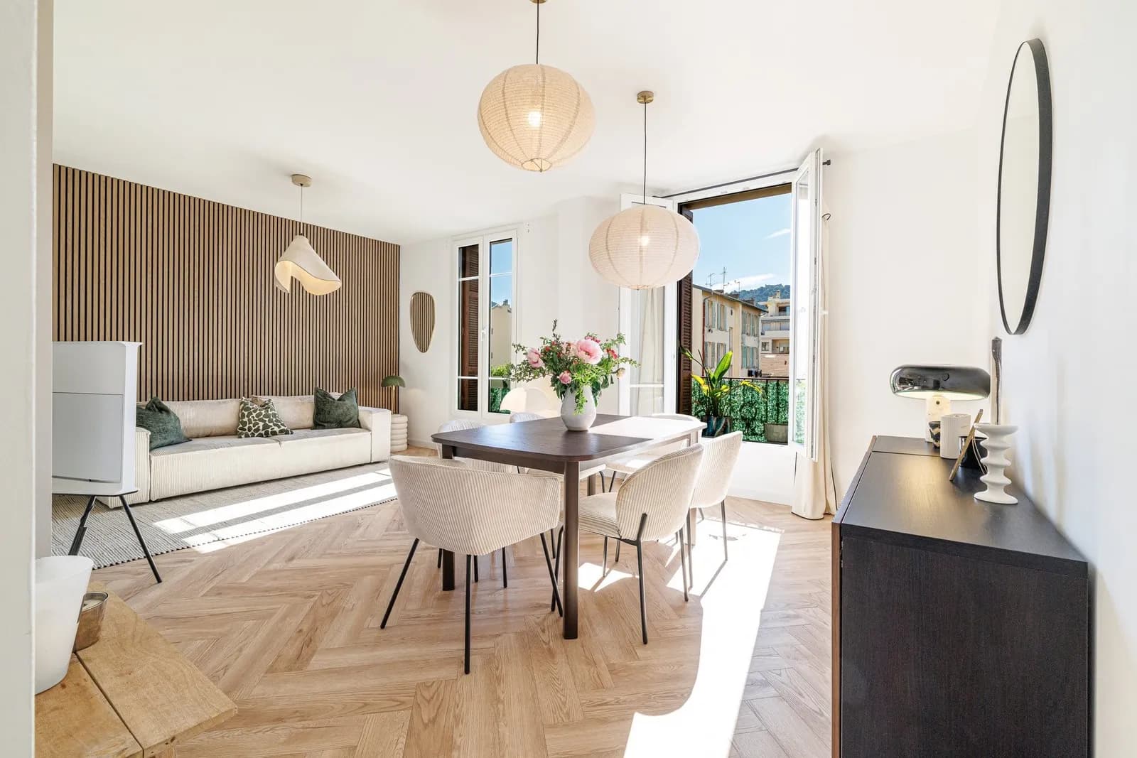 Riquier — rénové, deux balcons, immeuble Art déco - Photo 1
