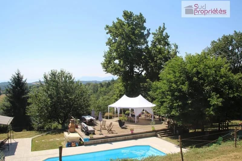 Ensemble immobilier de loisir - Photo 1