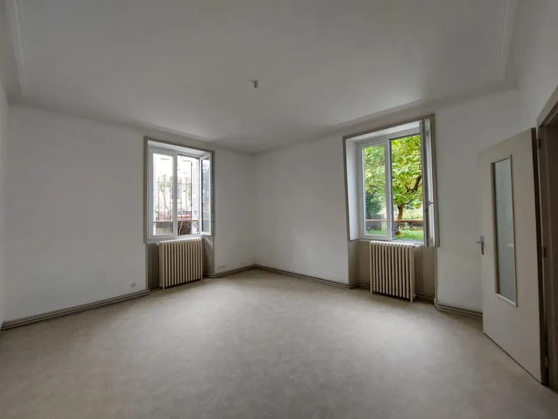 Saint-Dié-Des-Vosges - Centre ville - Immeuble 225m2 idéal investissement - Photo 1