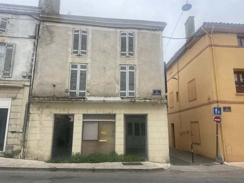 Immeuble de 4 appartements en centre ville à rénover. - Photo 1