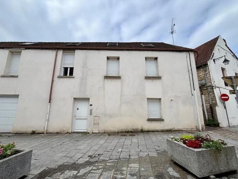 Investissement locatif - Immeuble composé de 3 logements loués. - Photo 1