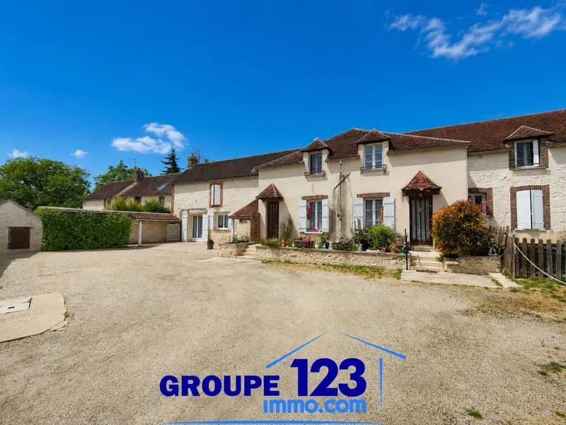 Immeuble de rapport 3 logements + garages sans copropriété - Photo 1