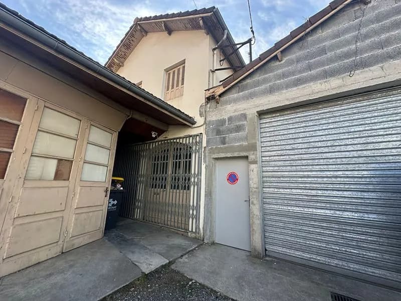 Hyper Centre De Lourdes, Immeuble De Rapport, Divise En Plusieurs Lots, Garage - Photo 1