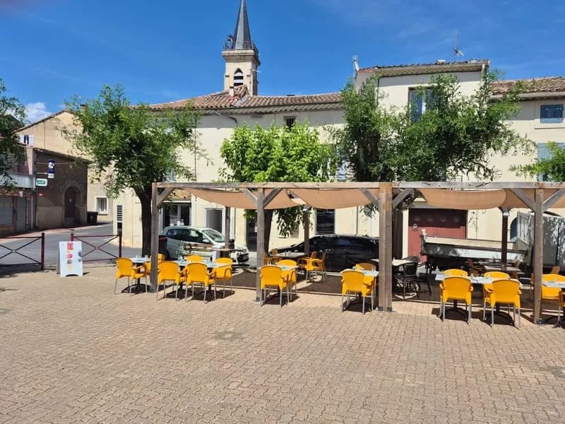 Immeuble de rapport avec restaurant et appartements à Puimisson - Photo 1