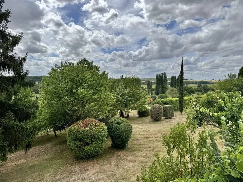 Ensemble immobilier de caractère avec vue panoramique sud Angoulême - Photo 1
