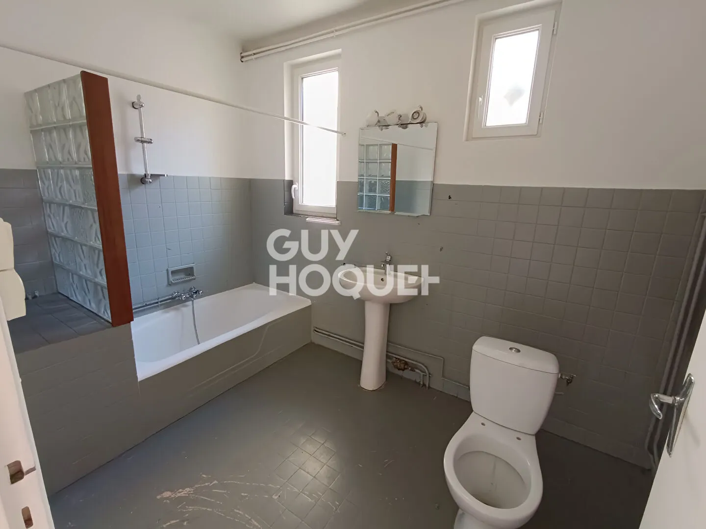 Ensemble immobilier situé à BOEN de 160 m² habitables - Photo 1
