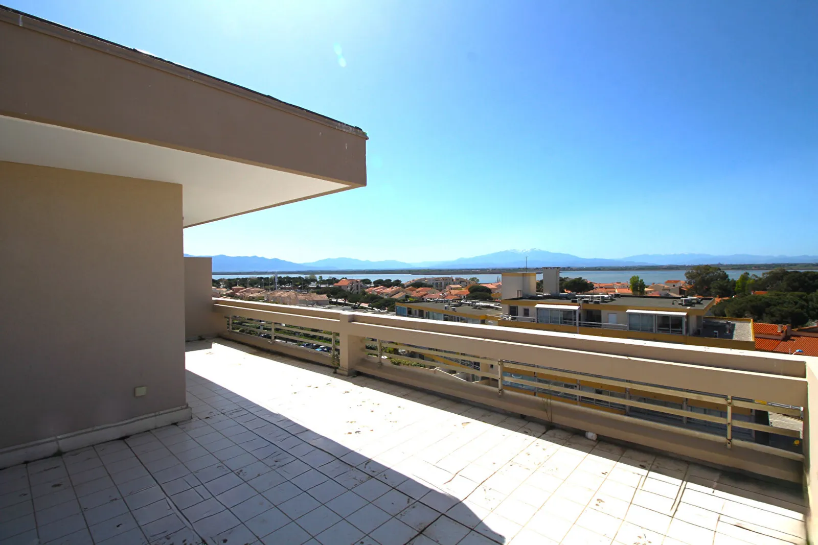 Ensemble Immobilier situé entre le 4ème et 6ème étage - Photo 1