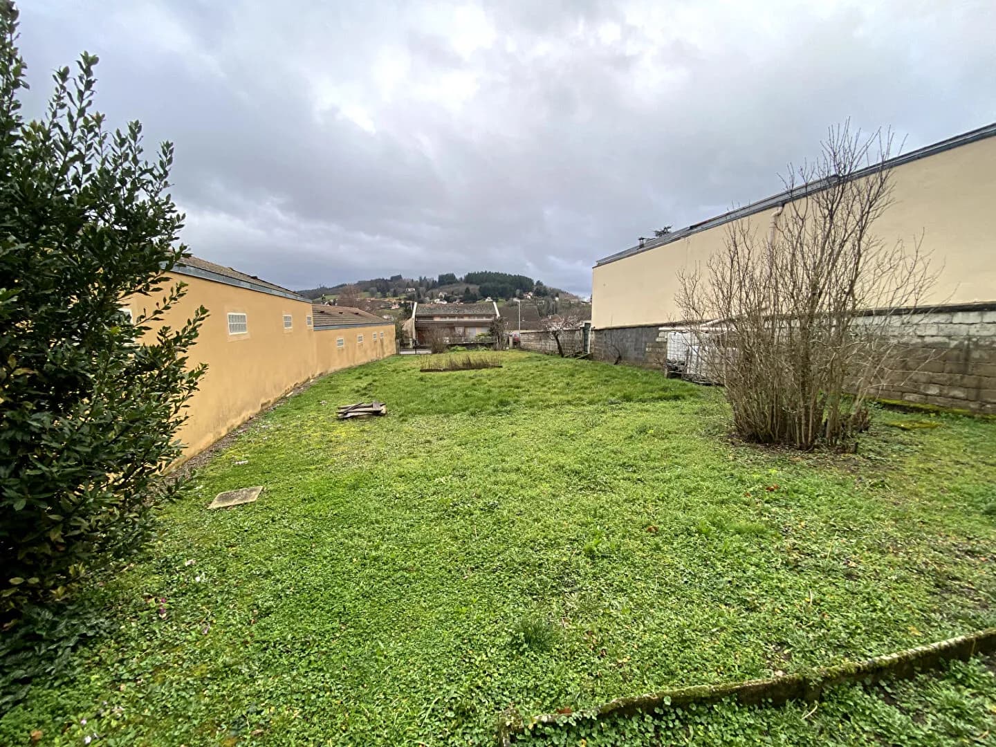 Chauffailles centre , Maison 120 m2 à rénover + terrain constructible - Photo 1