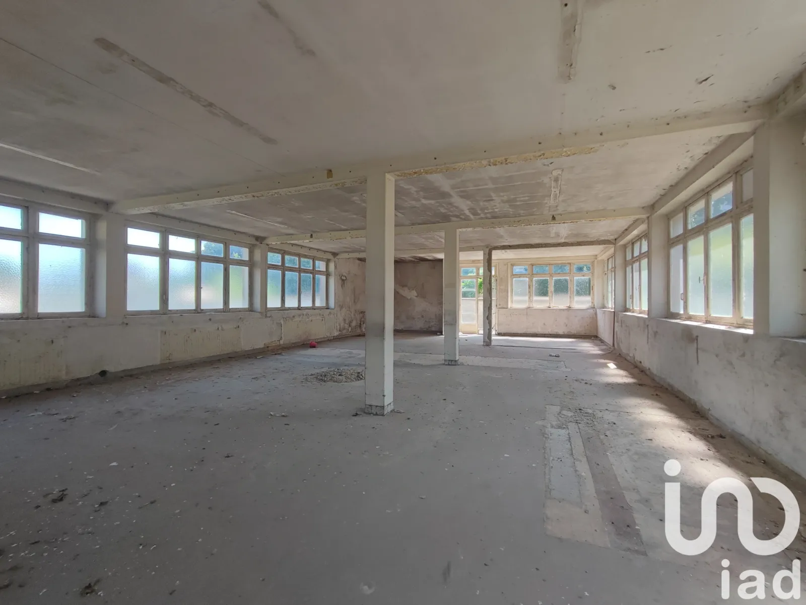 Immeuble 630 m² - Photo 1