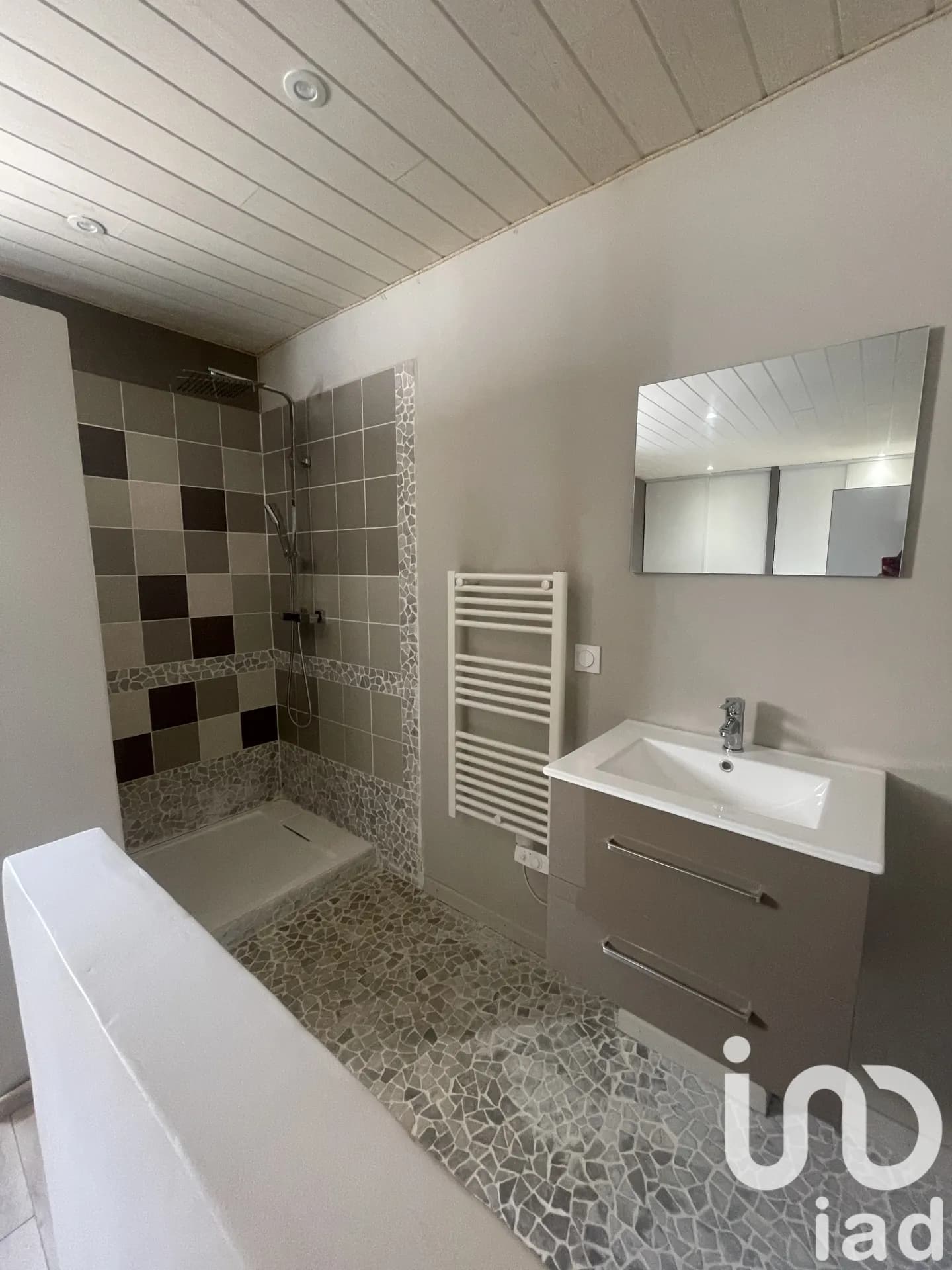 Immeuble 160 m² - Photo 1