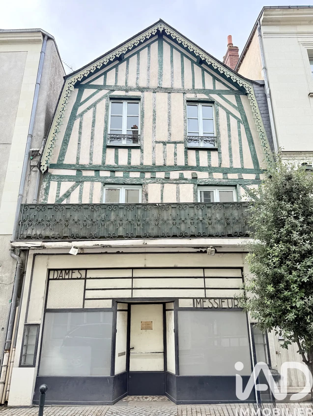 Immeuble 149 m² - Photo 1