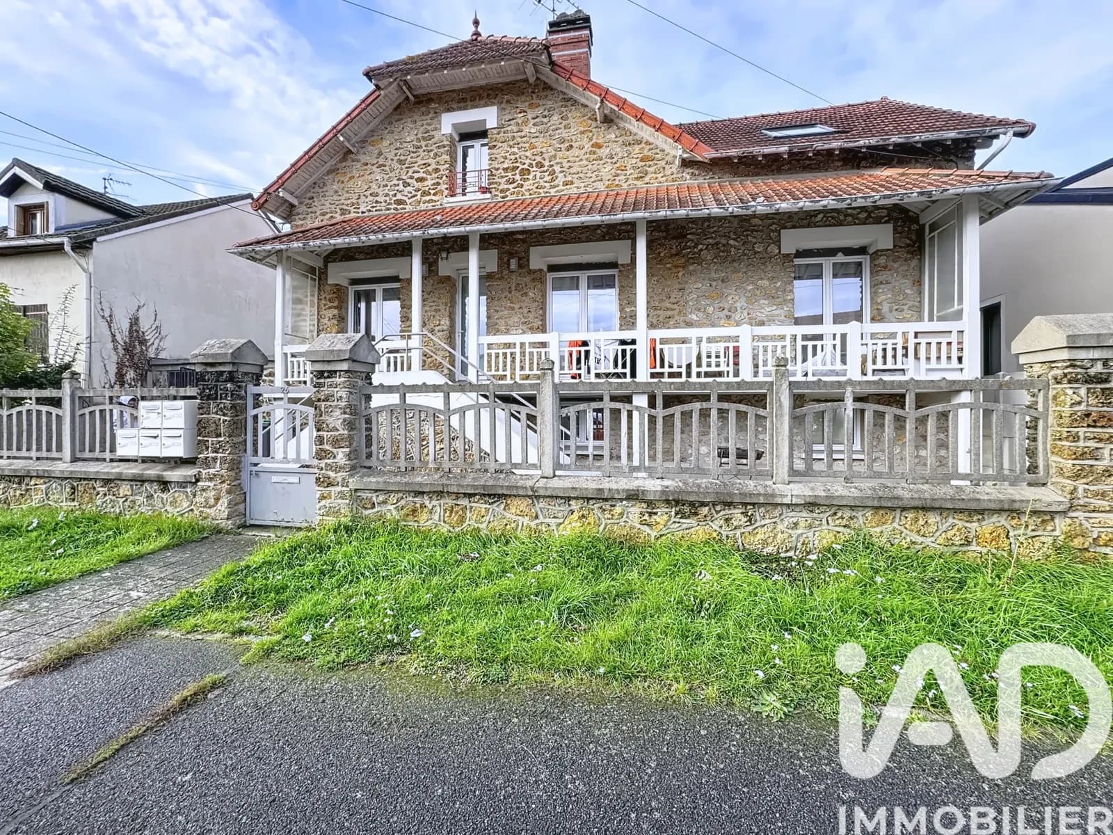 Immeuble de rapport 8 pièces 219 m² - Photo 1