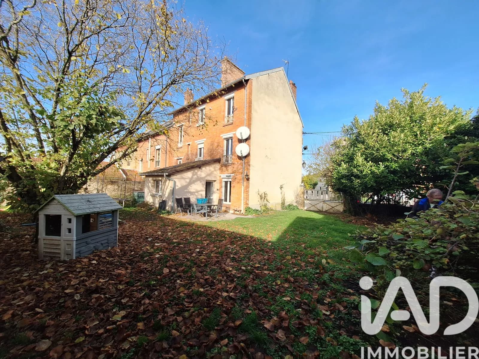 Immeuble 180 m² - Photo 1