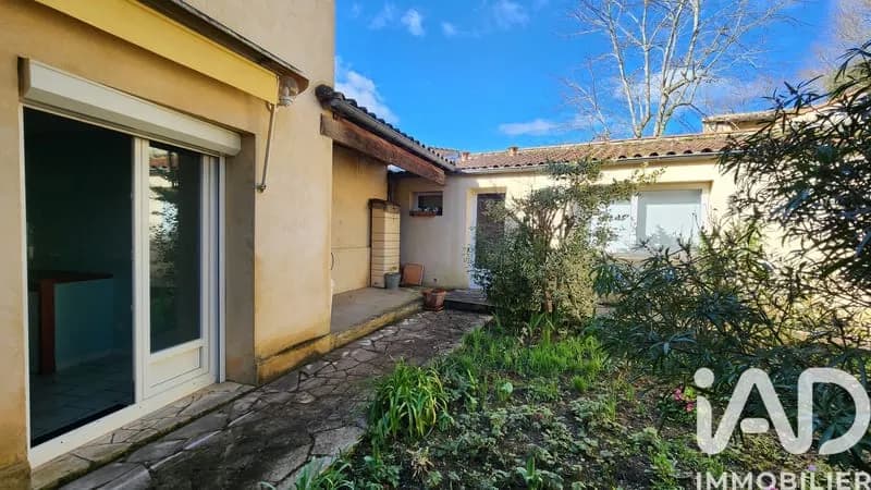 Immeuble 200 m² - Photo 1